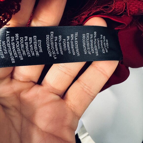 White House Black Market Red Lace Drama Sleeve Dress Size 4/6 - Picture 4 of 7